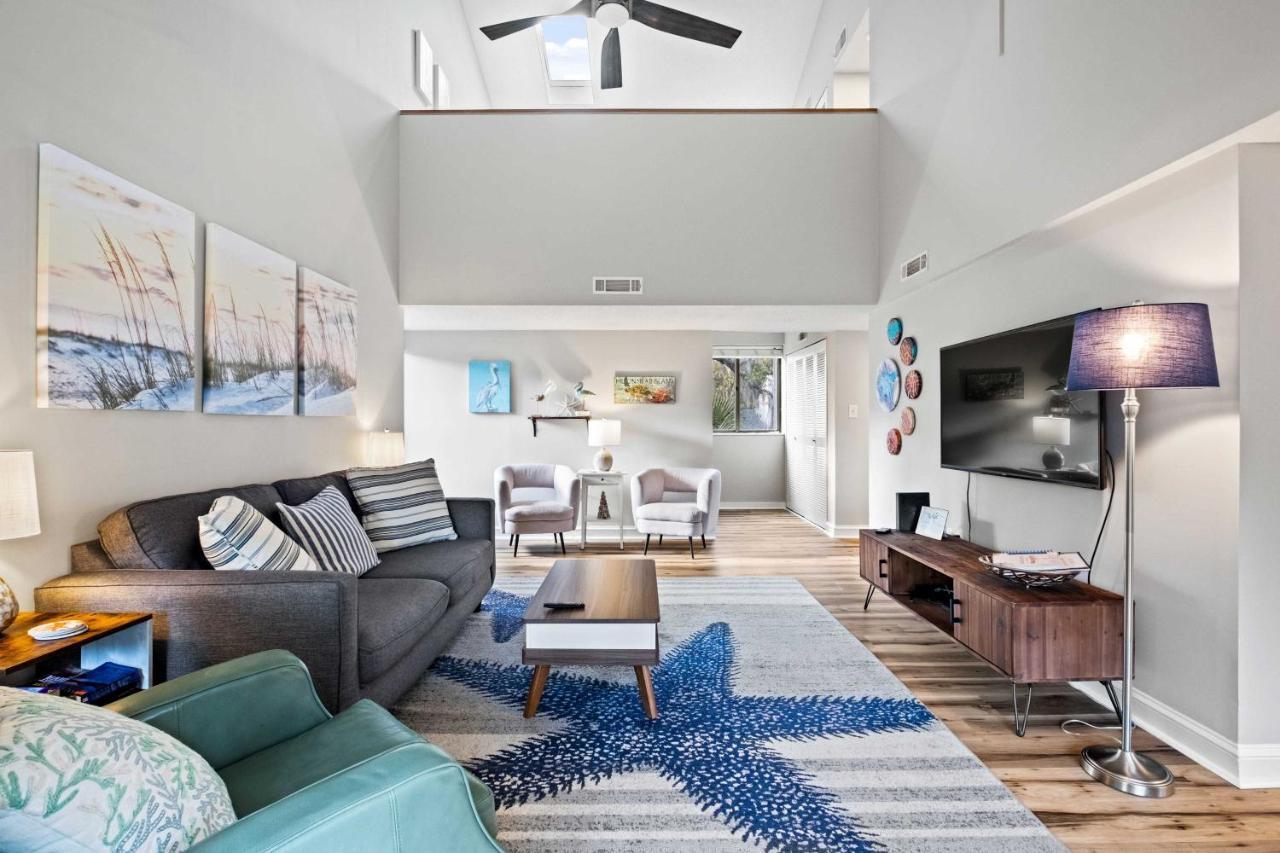 Coastal Oasis With Pool - Walk To Coligny Beach Park Hilton Head Island Eksteriør billede