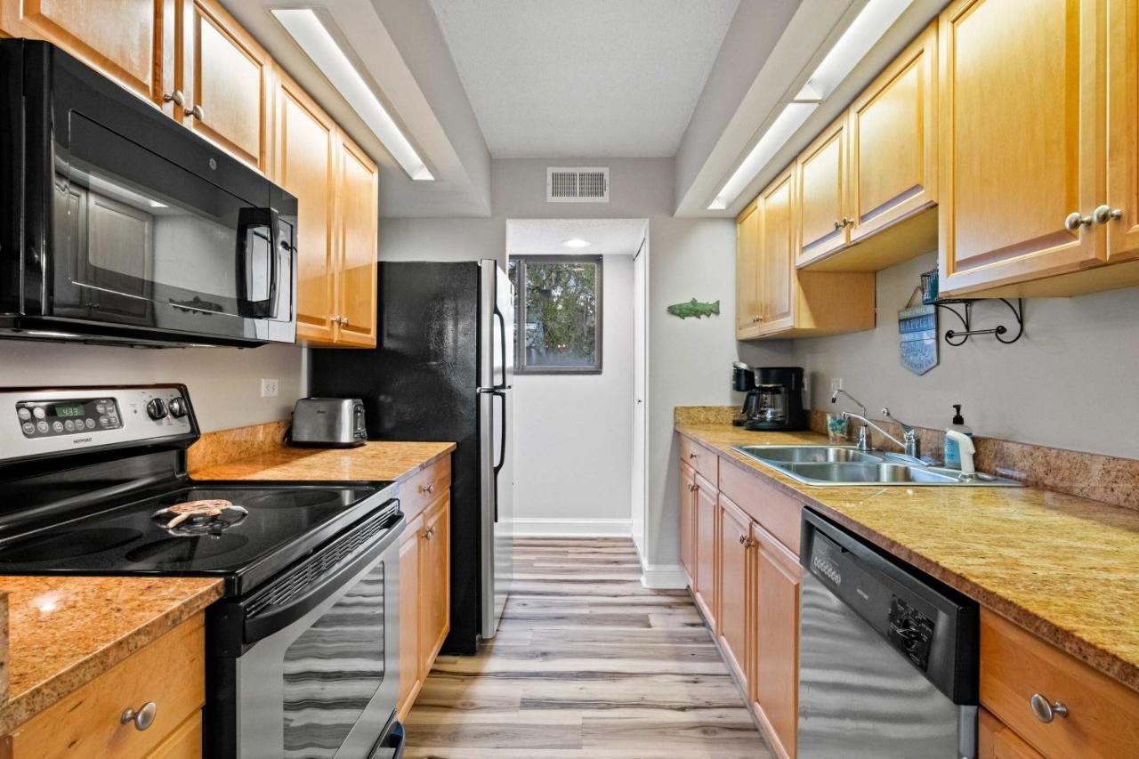 Coastal Oasis With Pool - Walk To Coligny Beach Park Hilton Head Island Eksteriør billede