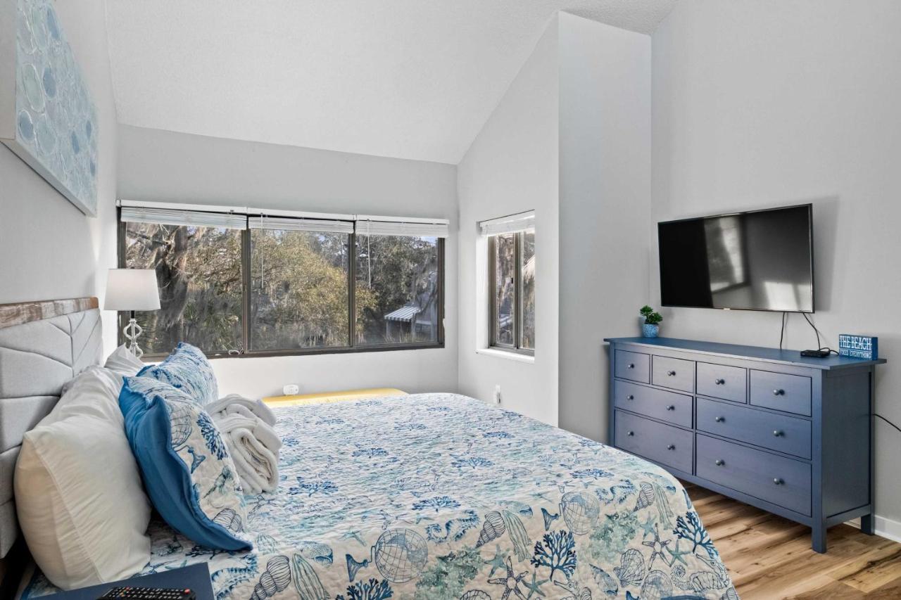 Coastal Oasis With Pool - Walk To Coligny Beach Park Hilton Head Island Eksteriør billede