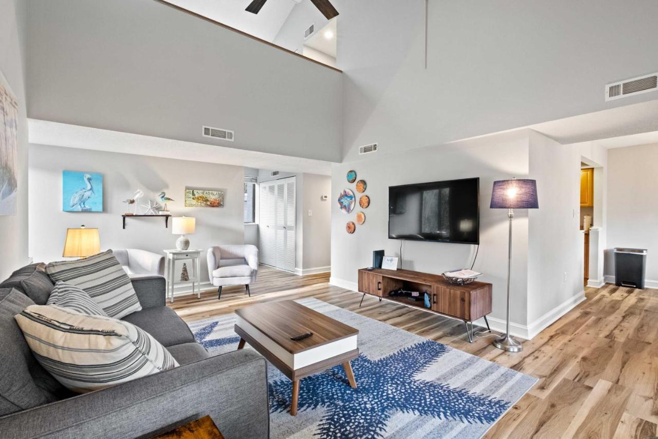 Coastal Oasis With Pool - Walk To Coligny Beach Park Hilton Head Island Eksteriør billede