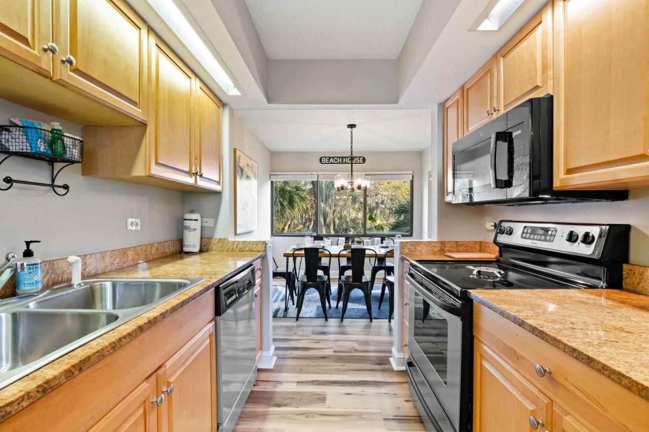 Coastal Oasis With Pool - Walk To Coligny Beach Park Hilton Head Island Eksteriør billede
