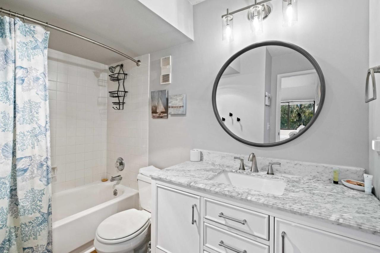 Coastal Oasis With Pool - Walk To Coligny Beach Park Hilton Head Island Eksteriør billede